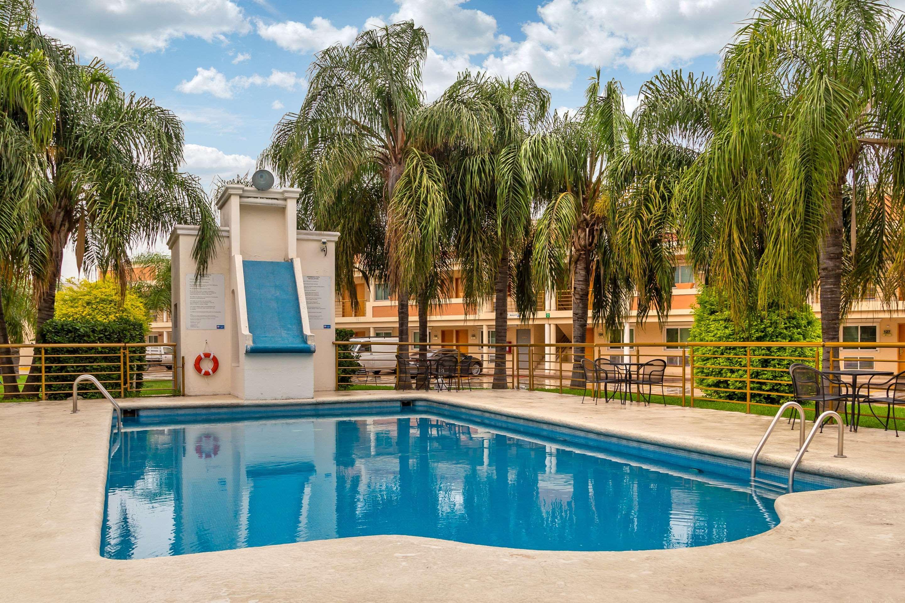 Comfort Inn Monterrey Norte San Nicolas de los Garza Exterior photo